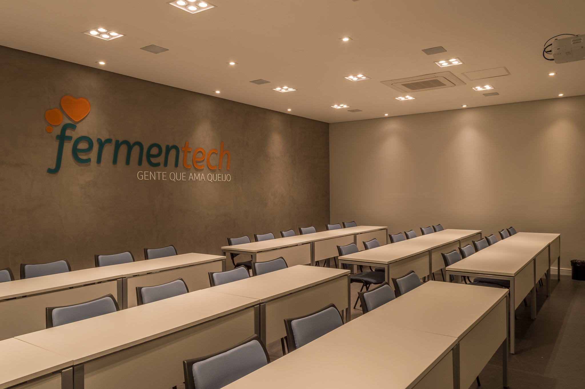 Obra corporativa de sede empresarial gerenciada pela TC Construções